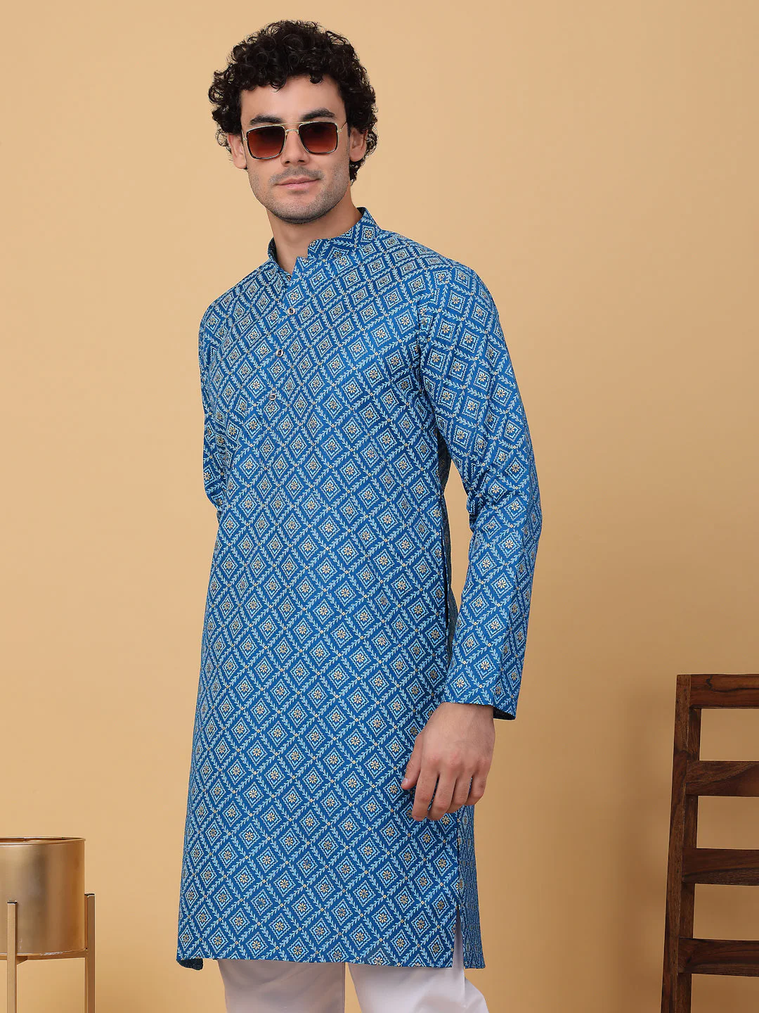 KRAFT INDIA Men Cotton Floral Gold Print Ethnic motif Knee Length Kurta With White Elastic Waistband Pyjama Set - Image 5